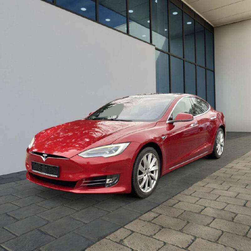 TESLA Model S, panoramic roof, air suspension, rear/side camera