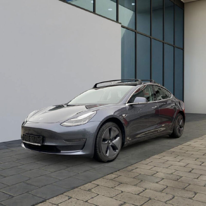 TESLA Model 3, panoramic roof, adaptive cruise control, parking aid camera